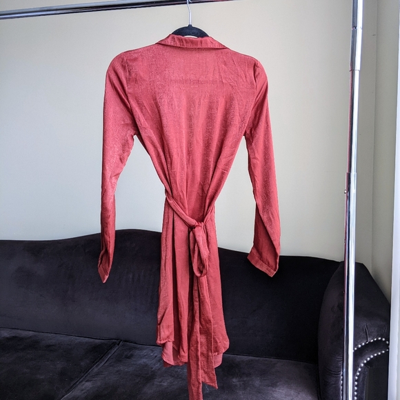 PRETTYLITTLETHING Dress / Size 2 - Picture 5 of 9